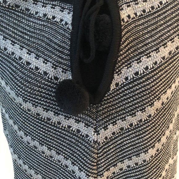 BCBG‎ Maxazria Black/Grey/Gold Shawl SZ S/M - Picture 1 of 3